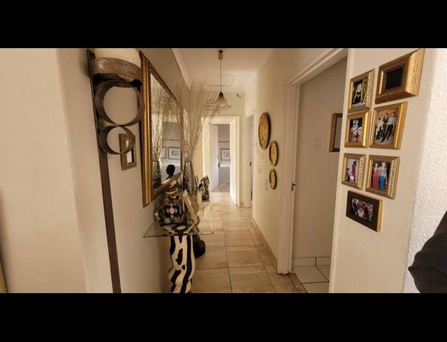 3 BEDROOM TOWNHOUSE FOR SALE IN VANDERBIJLPARK SW 5